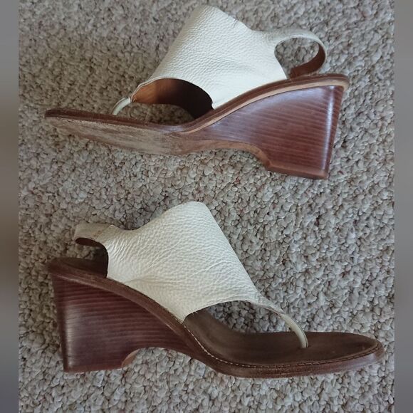 Kors Michael Kors White Wedge leather T strap Sandals size 7.5M - Picture 1 of 15